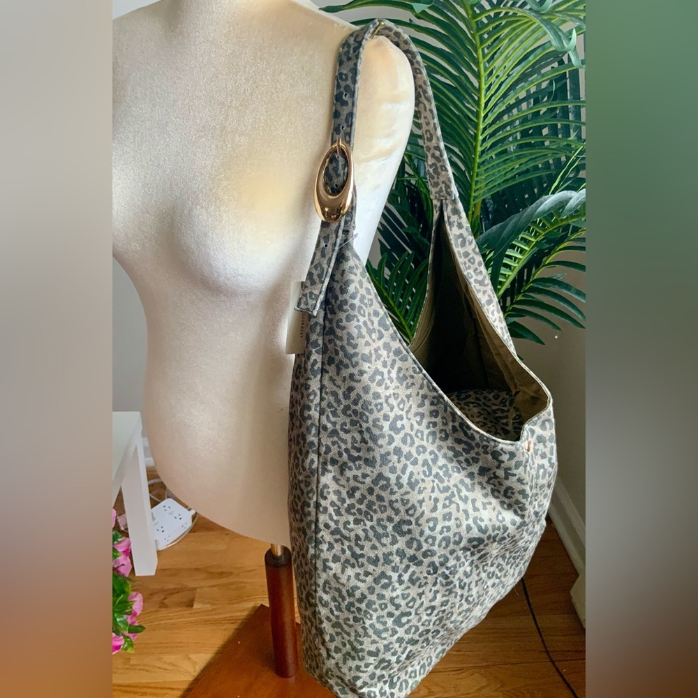 NWT ANTHROPOLOGIE LOVE KNOT SLOUCHY TOTE W/POUCH - Picture 10 of 12